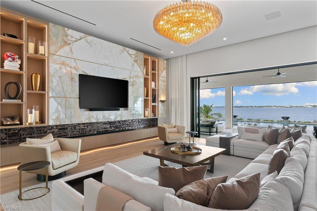 EDGEWATER - Residential