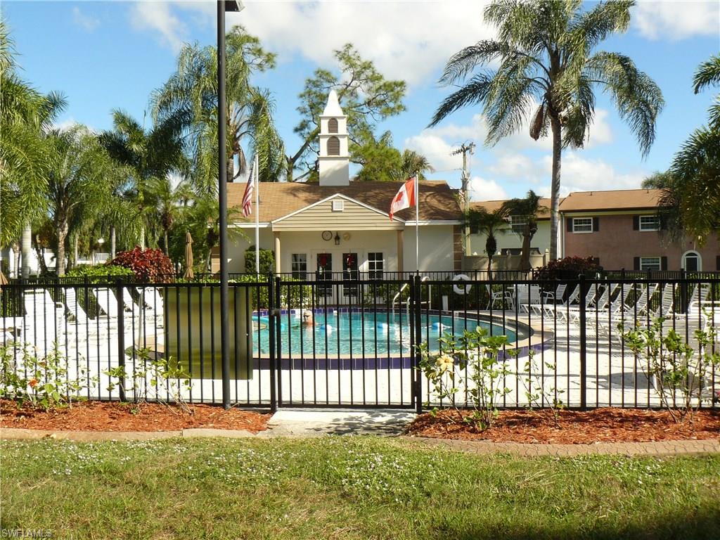 FOXMOOR CONDO - Residential