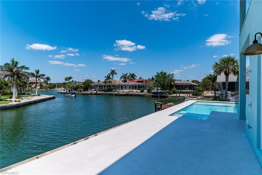 581 Hernando DR