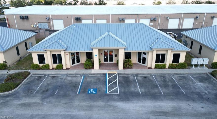 982 SF MOL available for lease located in Toledo Blade Professional Center, off of Toledo Blade Blvd. This unit is located approx. 1 mile from I-75. Located among other small professional and medical offices. The unit boasts an open floor plan, a full restroom, and lots of windows that bring in an abundance of natural light. Both flooring and paint updated within last few months.