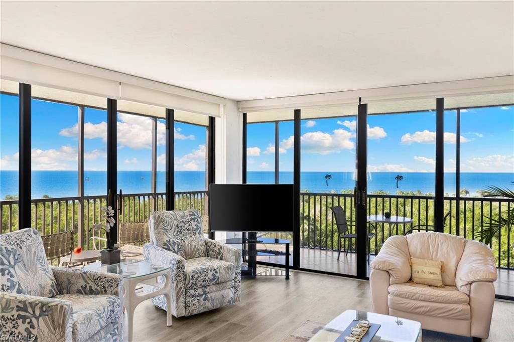 Photo of 11 Bluebill AVE #702, NAPLES, FL 34108 (MLS # 225079667)