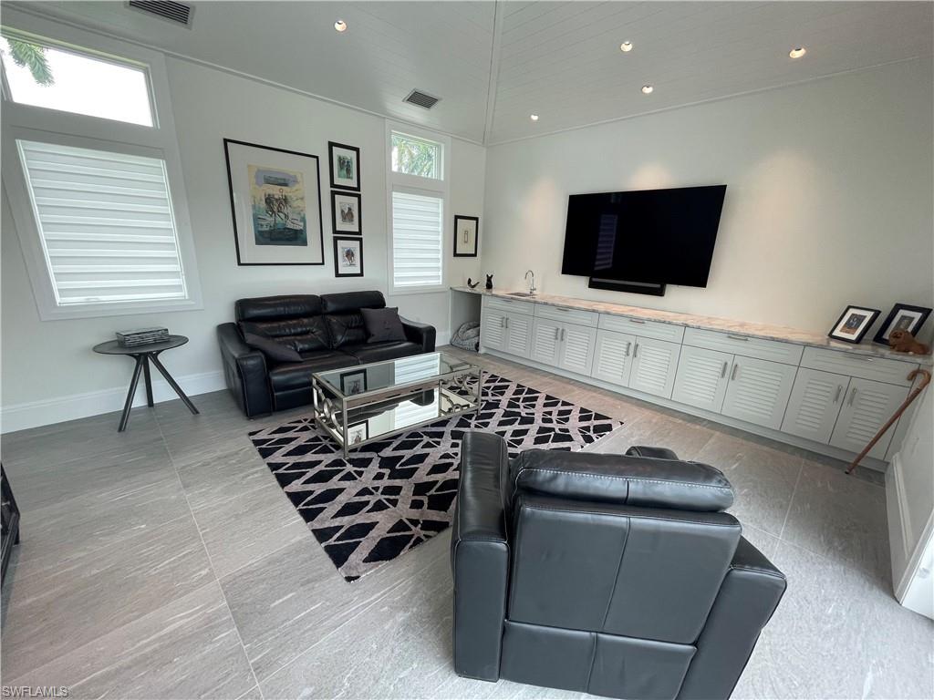 PINE RIDGE - Residential