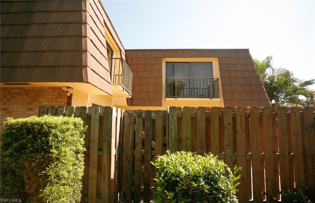 PARKWOODS - Residential Lease