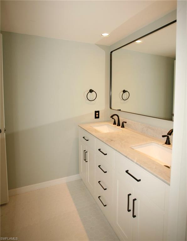 PARKWOODS - Residential Lease