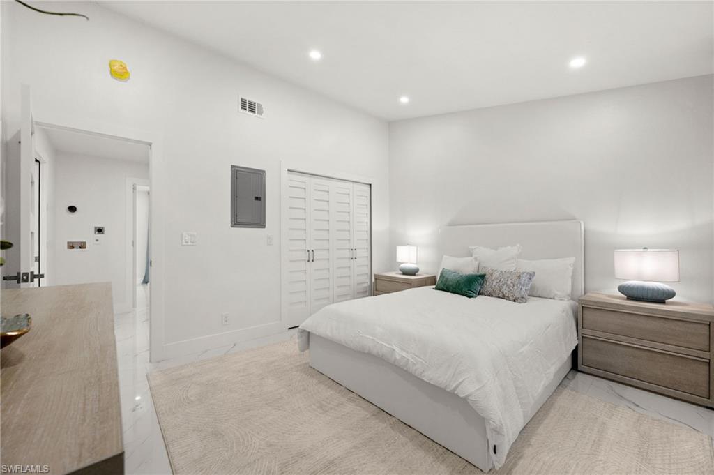 FAIRWAY OAKS - Residential