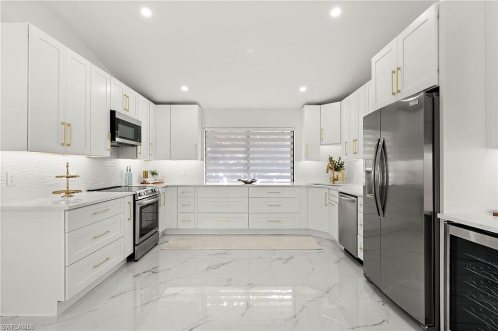 FAIRWAY OAKS - Residential