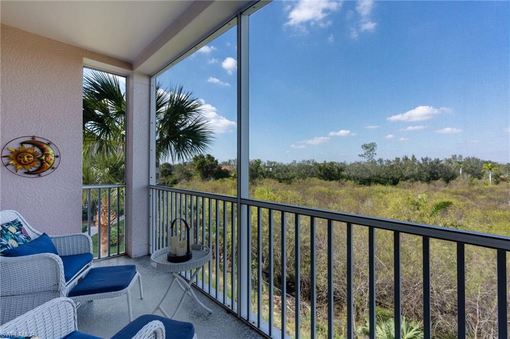 ROYAL POINTE - Residential