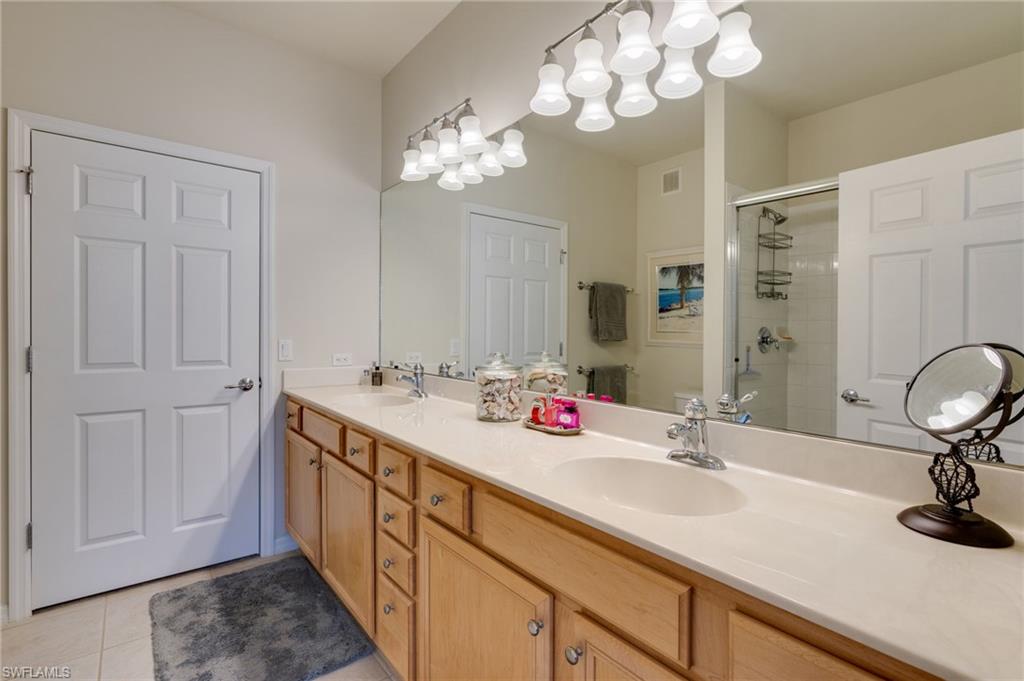 ROYAL POINTE - Residential