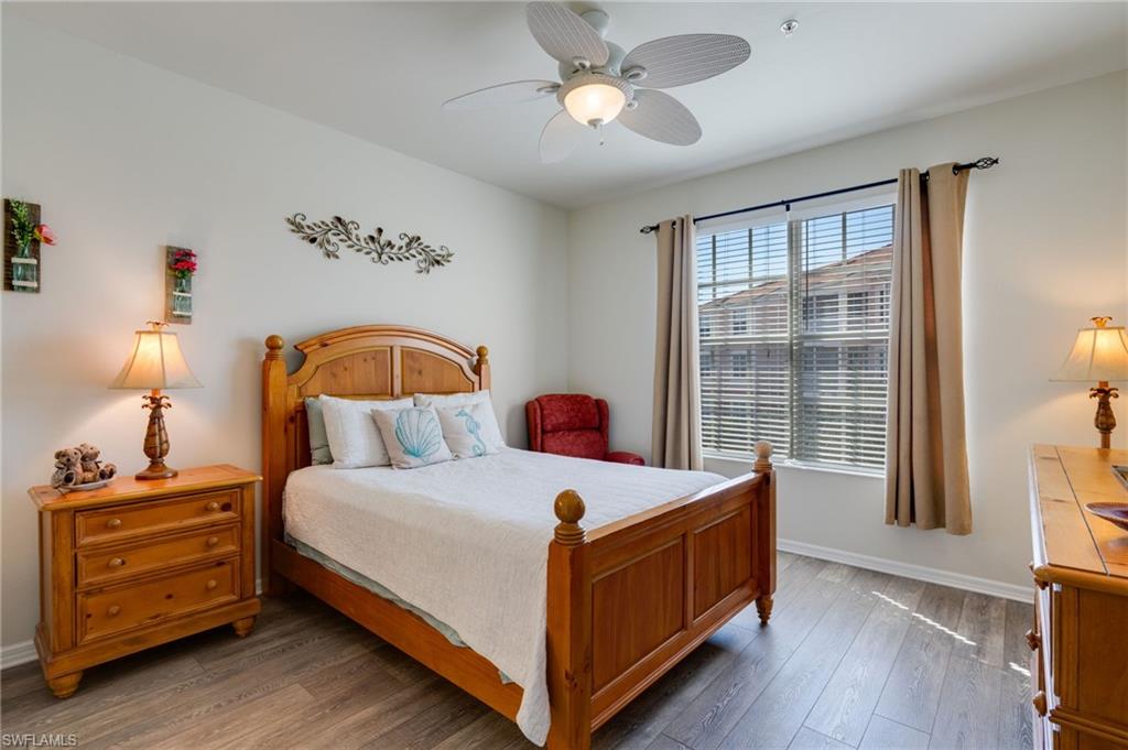 ROYAL POINTE - Residential