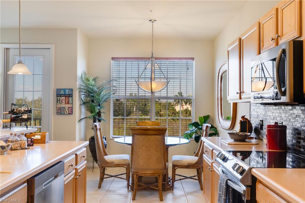 ROYAL POINTE - Residential