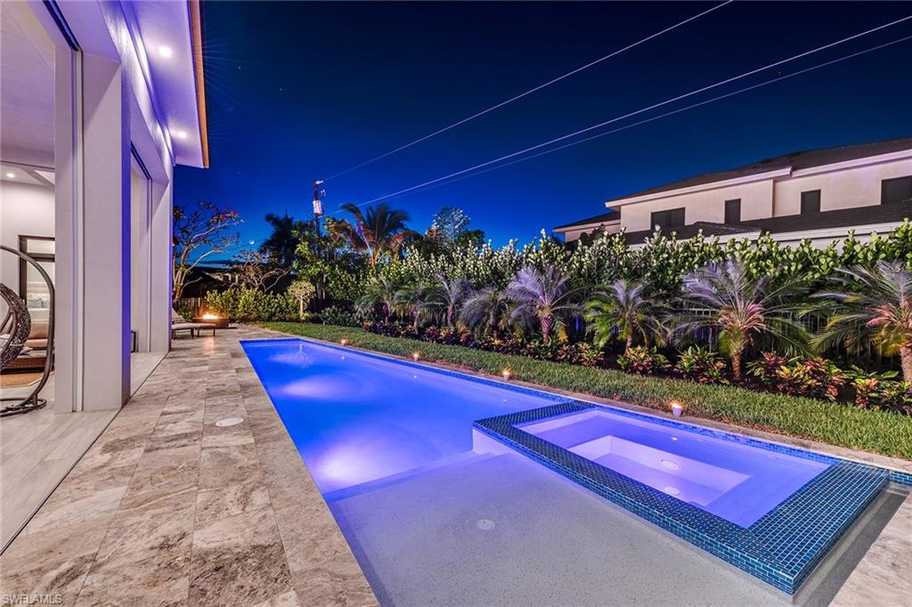 MOORINGS - Residential