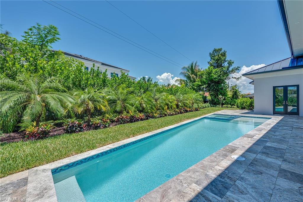 MOORINGS - Residential