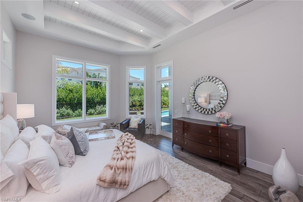 MOORINGS - Residential