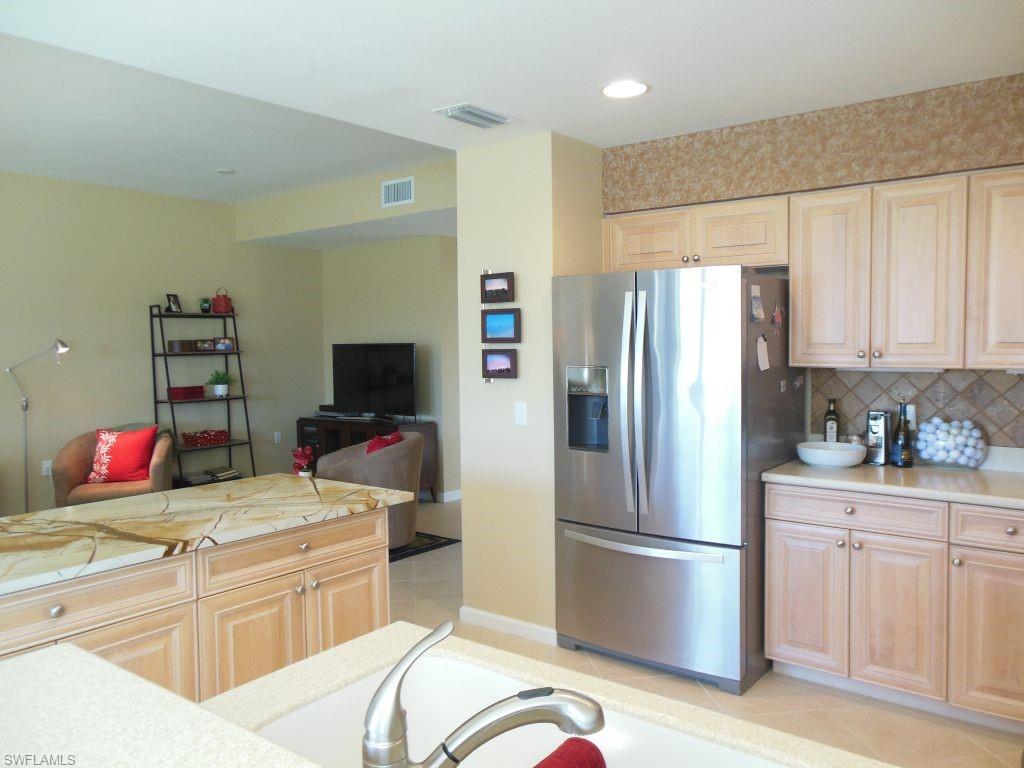 CROWN COLONY - Residential