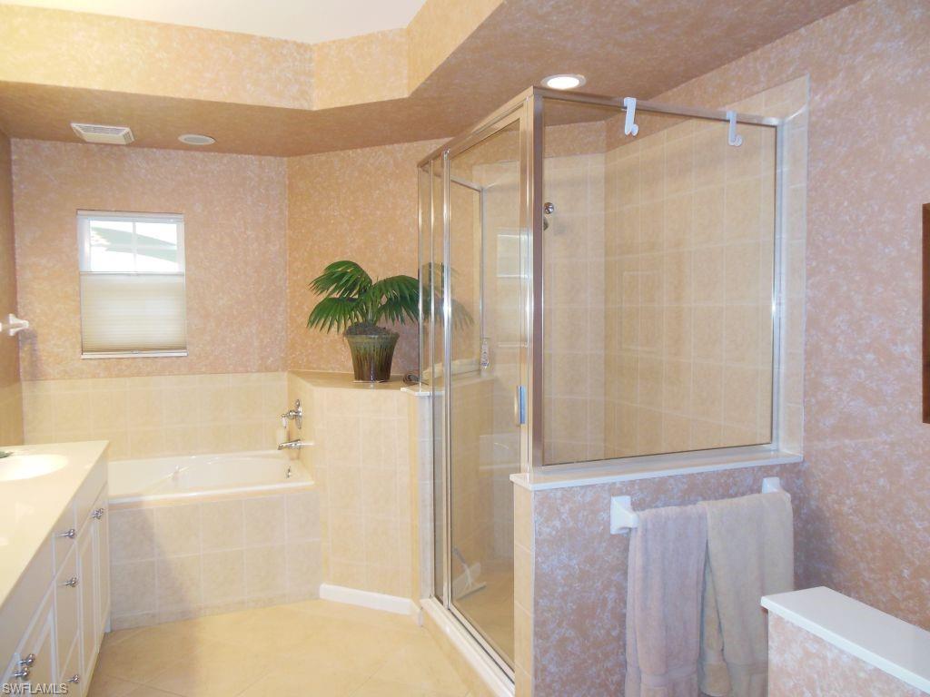 CROWN COLONY - Residential