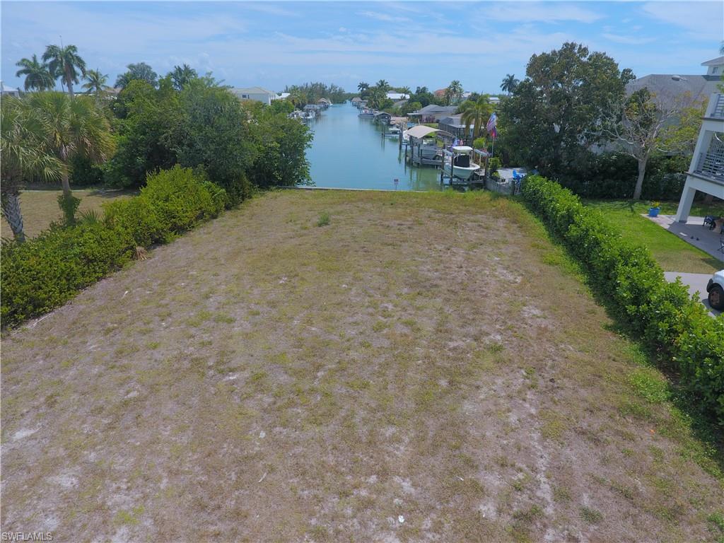 ISLES OF CAPRI - Land