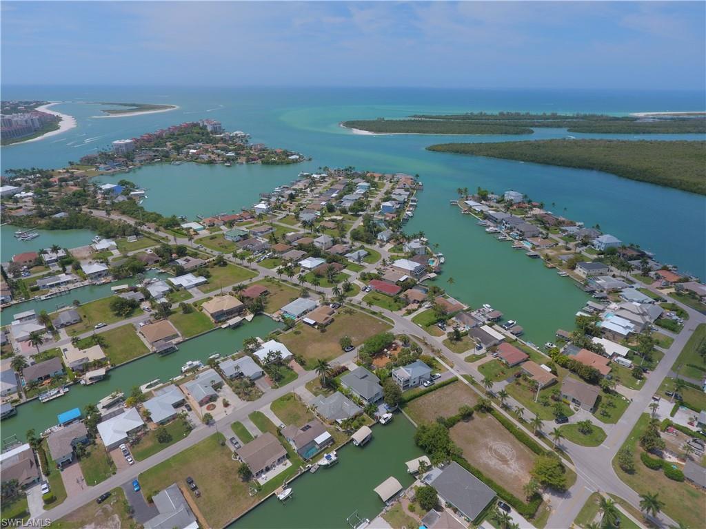 ISLES OF CAPRI - Land