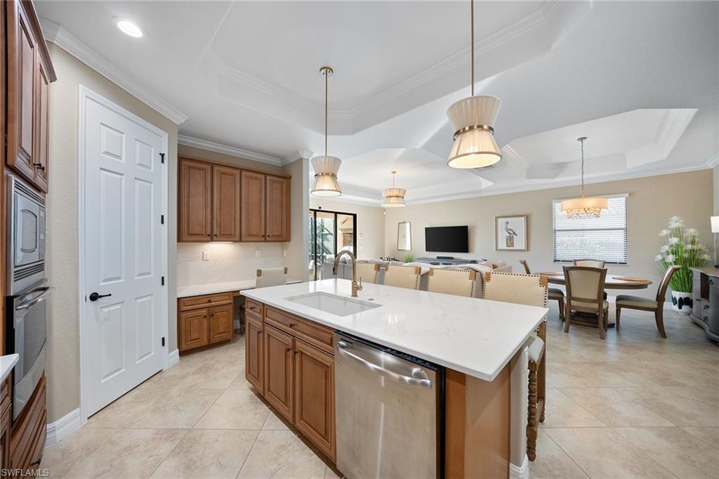 TWIN EAGLES - Residential