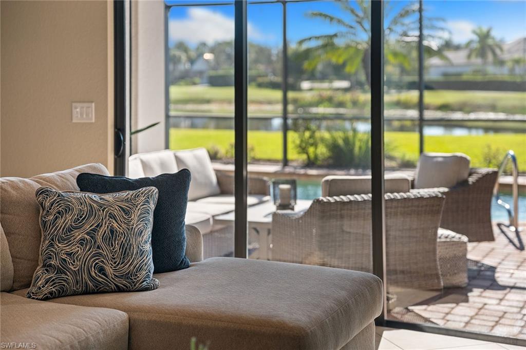 TWIN EAGLES - Residential