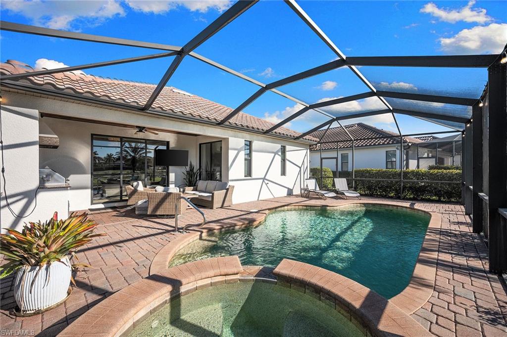 TWIN EAGLES - Residential