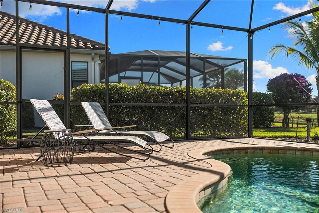 TWIN EAGLES - Residential