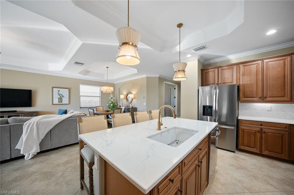 TWIN EAGLES - Residential