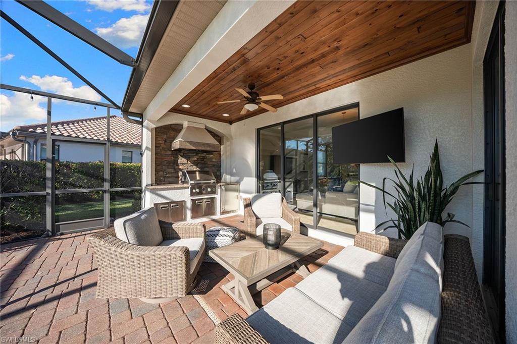 TWIN EAGLES - Residential