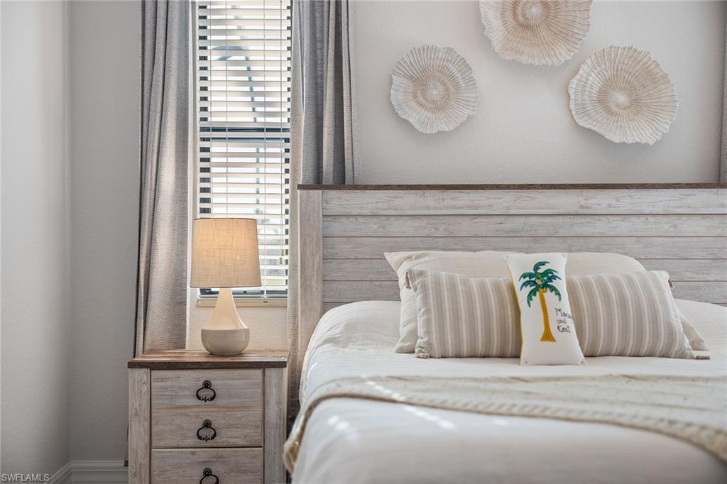 TWIN EAGLES - Residential