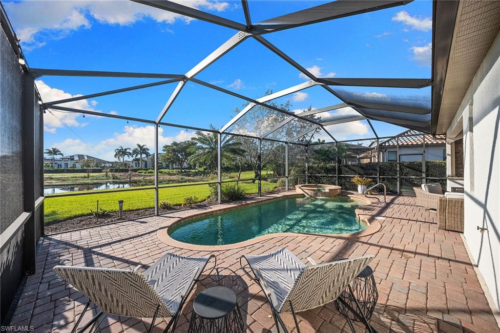 TWIN EAGLES - Residential