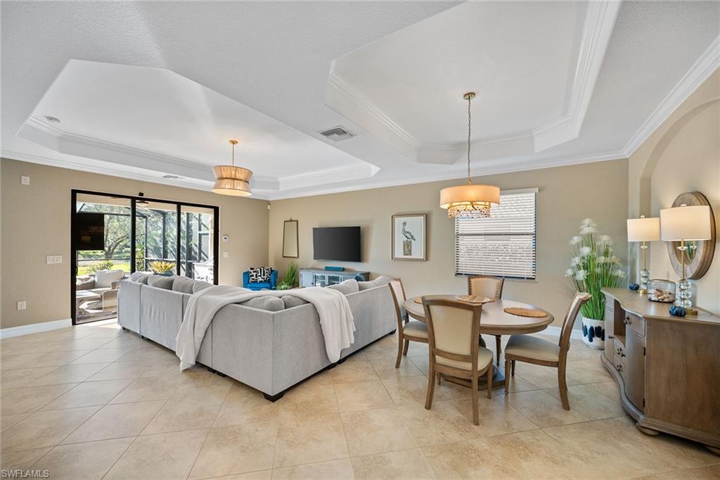 TWIN EAGLES - Residential