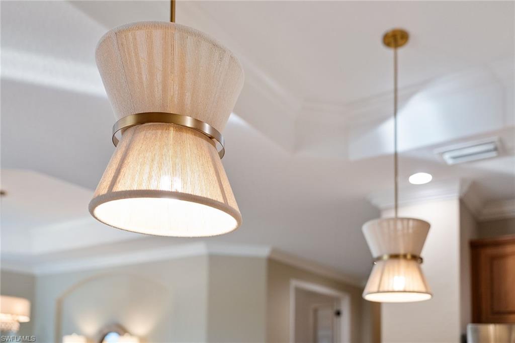 TWIN EAGLES - Residential