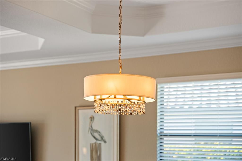 TWIN EAGLES - Residential