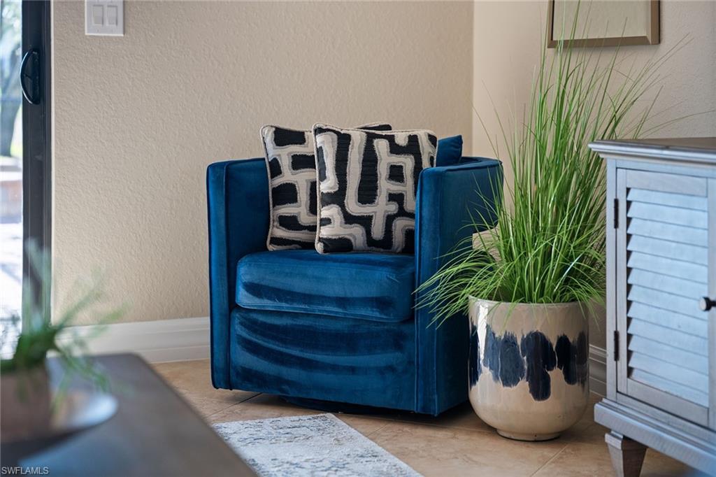 TWIN EAGLES - Residential