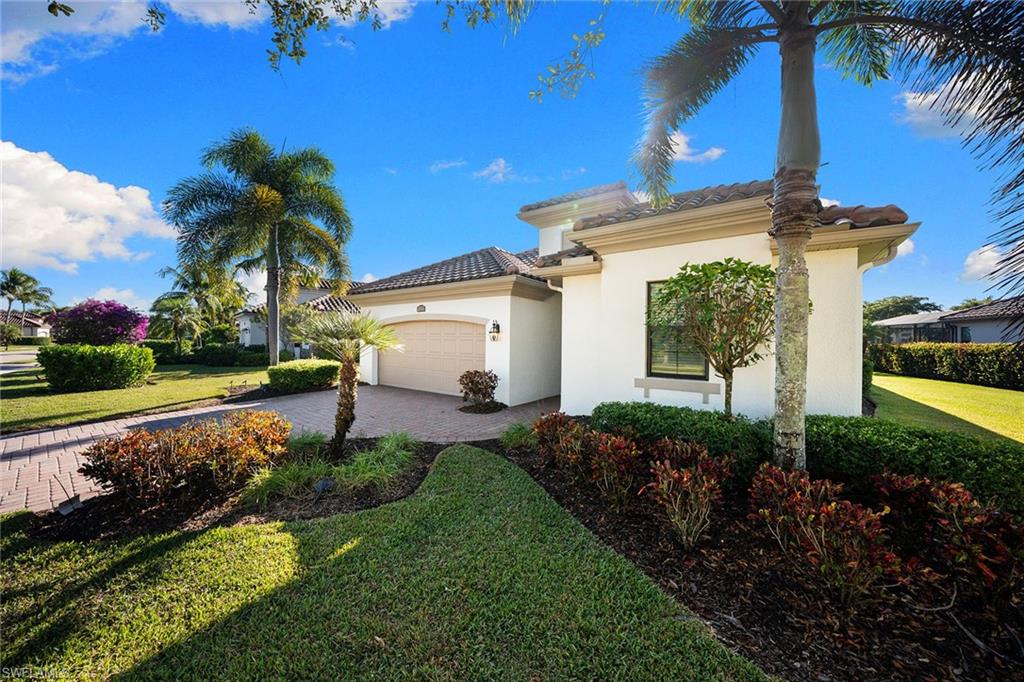 TWIN EAGLES - Residential