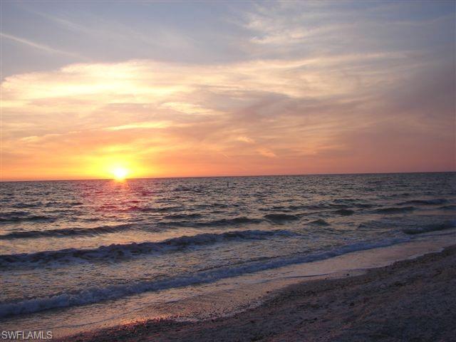 BREAKWATER - Residential