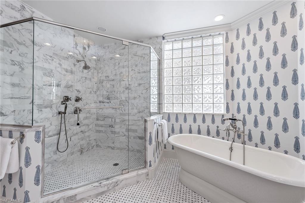 MANSION LA PALMA AT BAY COLONY - Residential