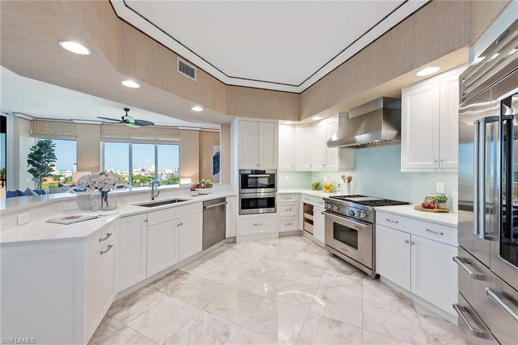 MANSION LA PALMA AT BAY COLONY - Residential