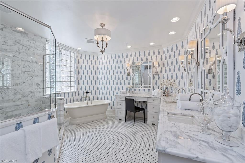 MANSION LA PALMA AT BAY COLONY - Residential