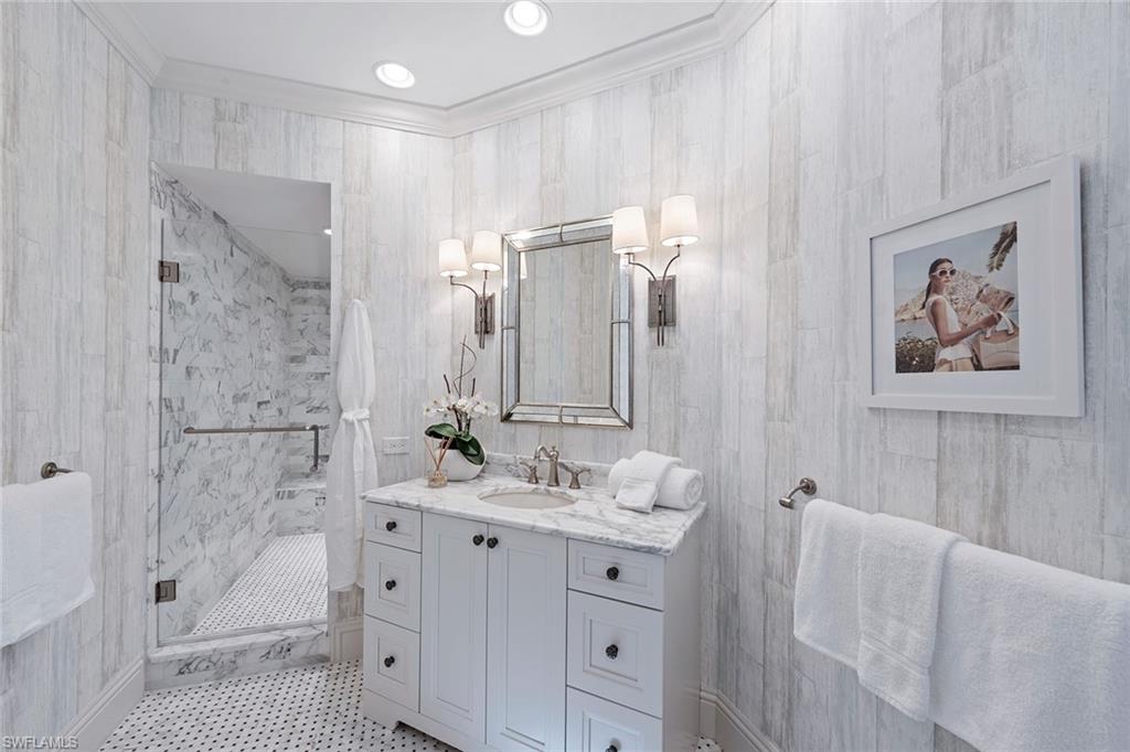 MANSION LA PALMA AT BAY COLONY - Residential