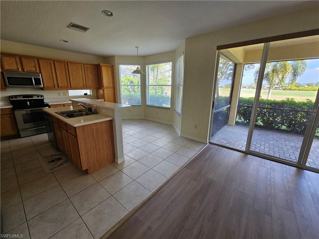 VALENCIA COUNTRY CLUB - Residential Lease