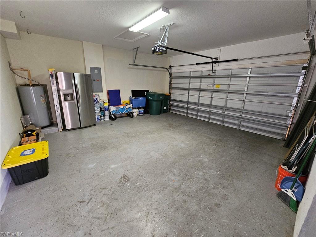 VALENCIA COUNTRY CLUB - Residential Lease