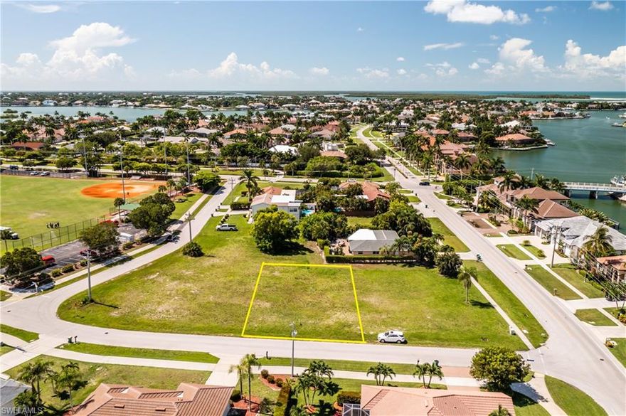 L6460 Build your dream home on this beautiful oversized lot with southern exposure. Centrally located near park, library and museum. Permit to move burrowing owls is in process and ready for when building permit is obtained.