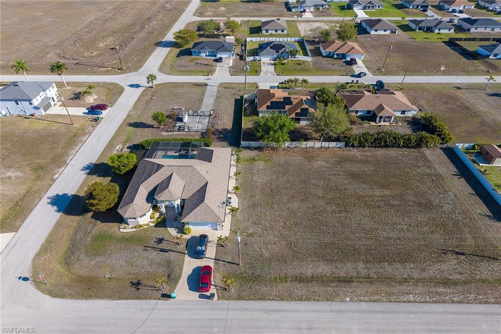 CAPE CORAL - Land