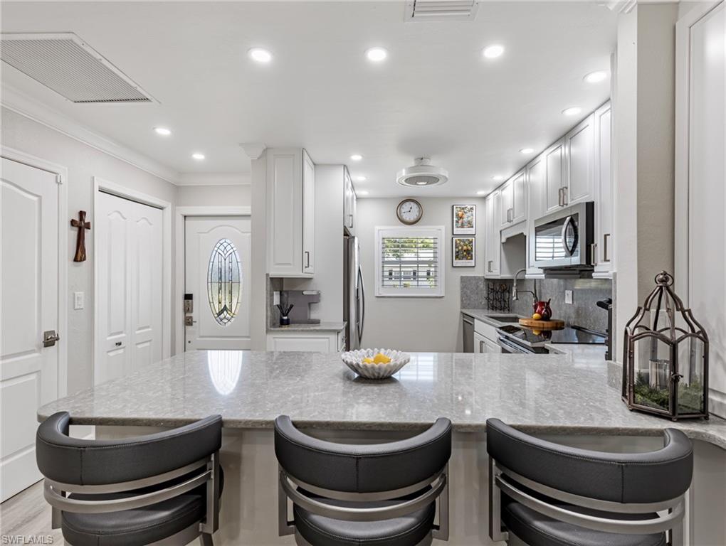 MYERLEE ESQUIRE COURTS CONDO - Residential