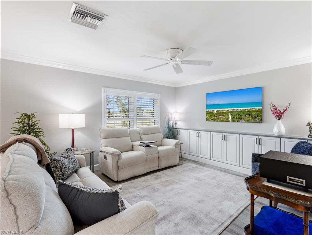 MYERLEE ESQUIRE COURTS CONDO - Residential