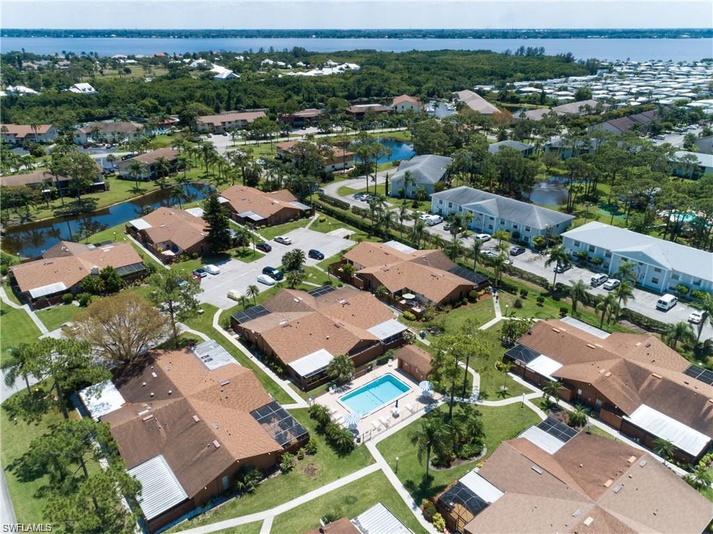 FOXMOOR LAKES - Residential