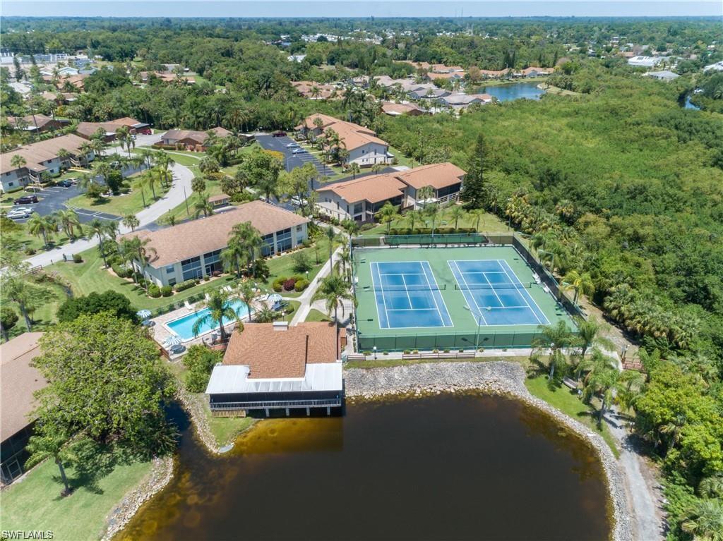 FOXMOOR LAKES - Residential