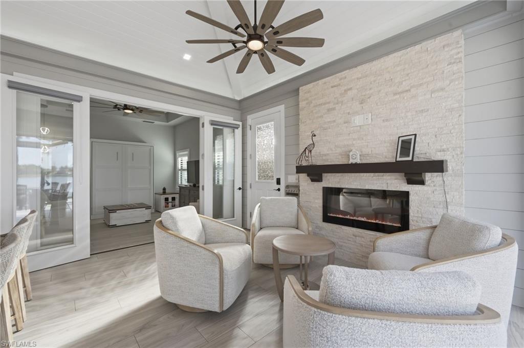 GOLDEN PALMS LUXURY MOTORCOACH RESORT - Land