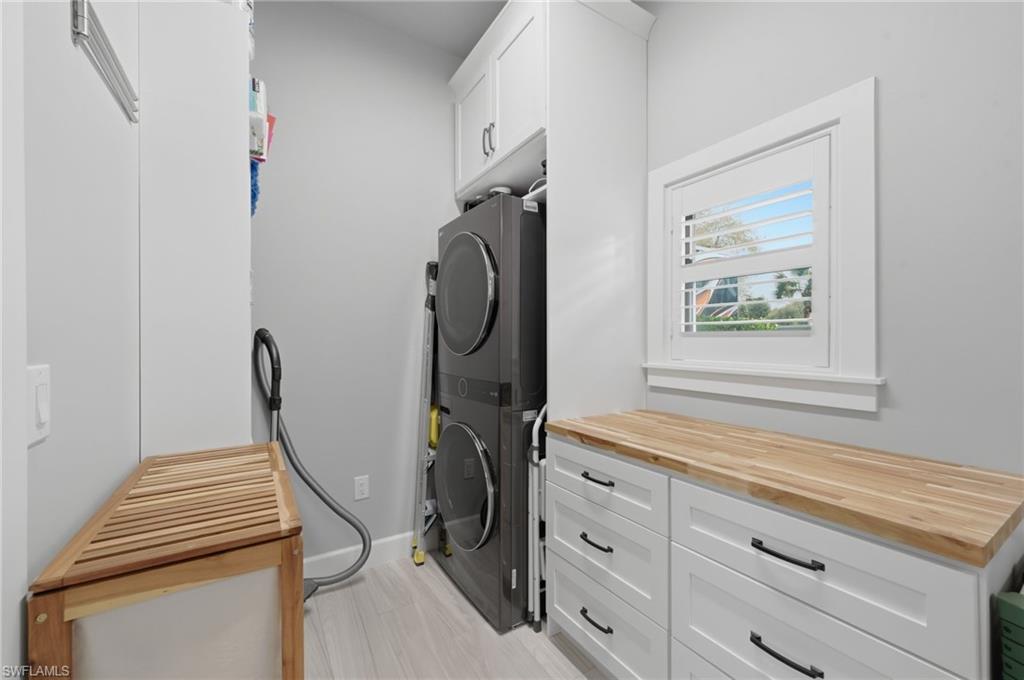 GOLDEN PALMS LUXURY MOTORCOACH RESORT - Land