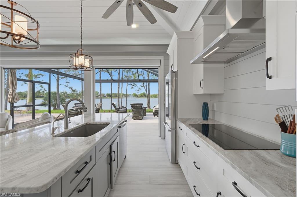 GOLDEN PALMS LUXURY MOTORCOACH RESORT - Land